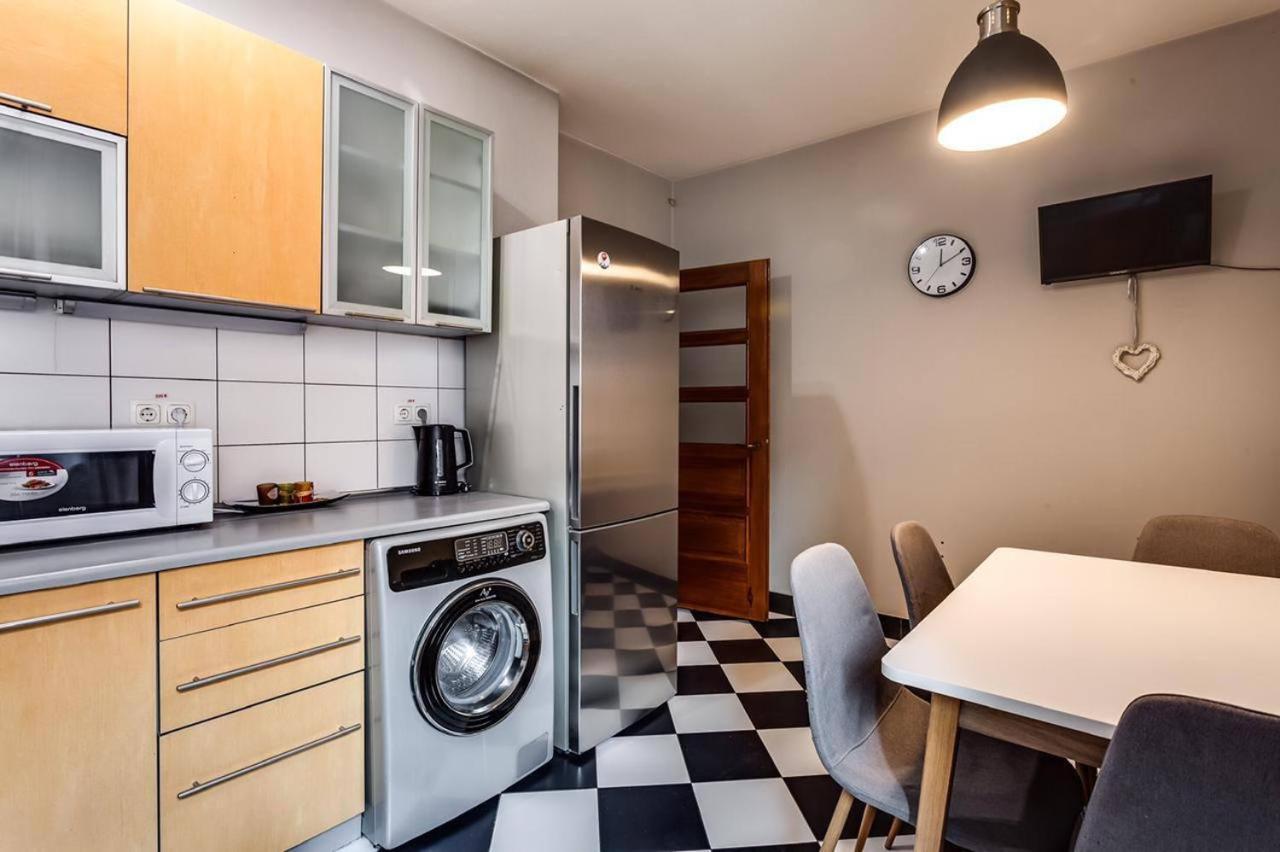 Apartamenty On Knyazya Romana Lviv Exteriör bild