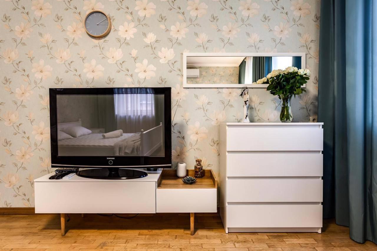Apartamenty On Knyazya Romana Lviv Exteriör bild