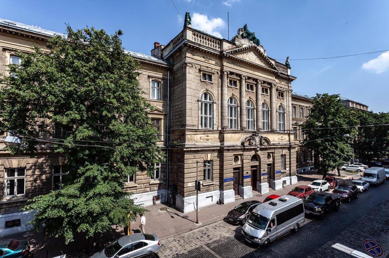 Apartamenty On Knyazya Romana Lviv Exteriör bild