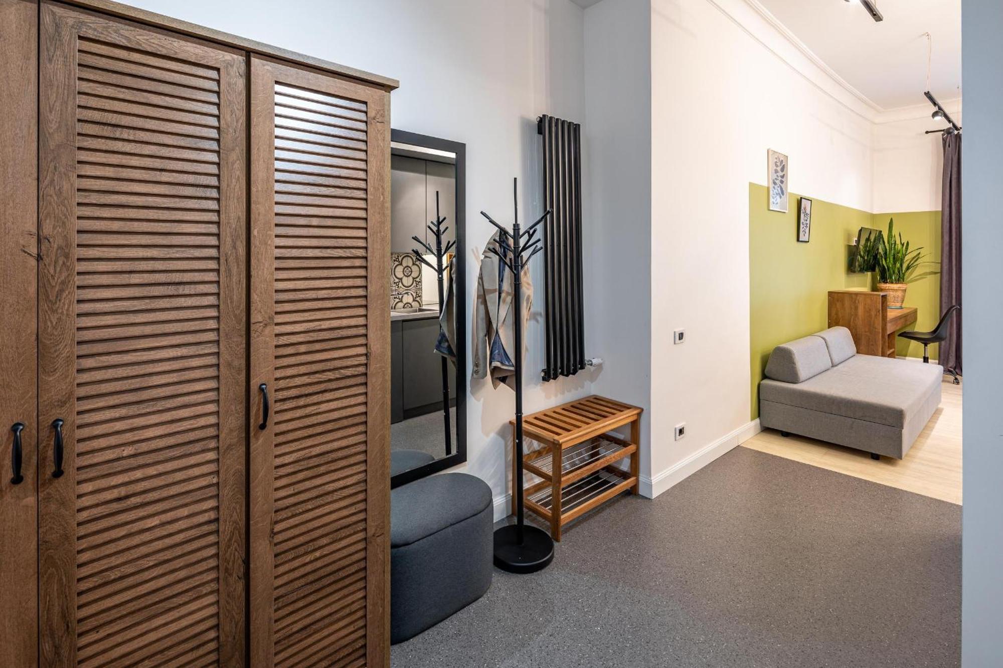 Apartamenty On Knyazya Romana Lviv Exteriör bild