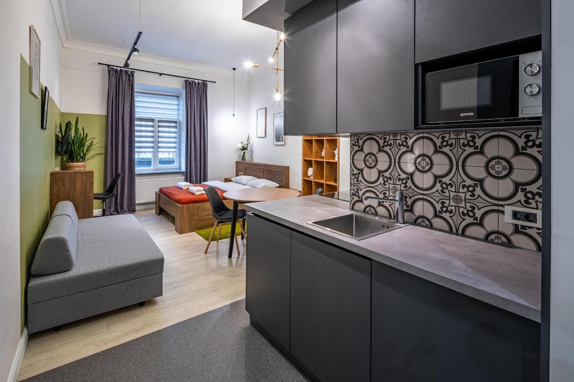 Apartamenty On Knyazya Romana Lviv Exteriör bild